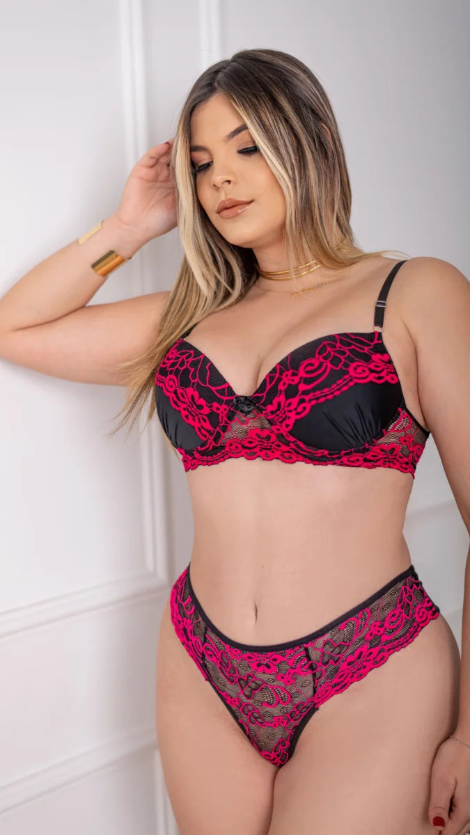 Conjunto Bicolor em Renda  Sofisticação em Cada Detalhe