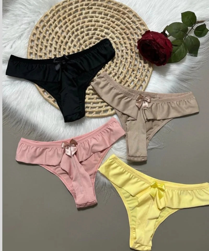 Calcinha com detalhe de flor Tamanho único – Veste até o 42 – Ref.: 127026